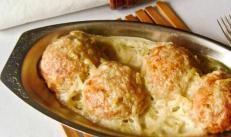 Culinary recipes and photo recipes Bake meatballs with potatoes in the oven